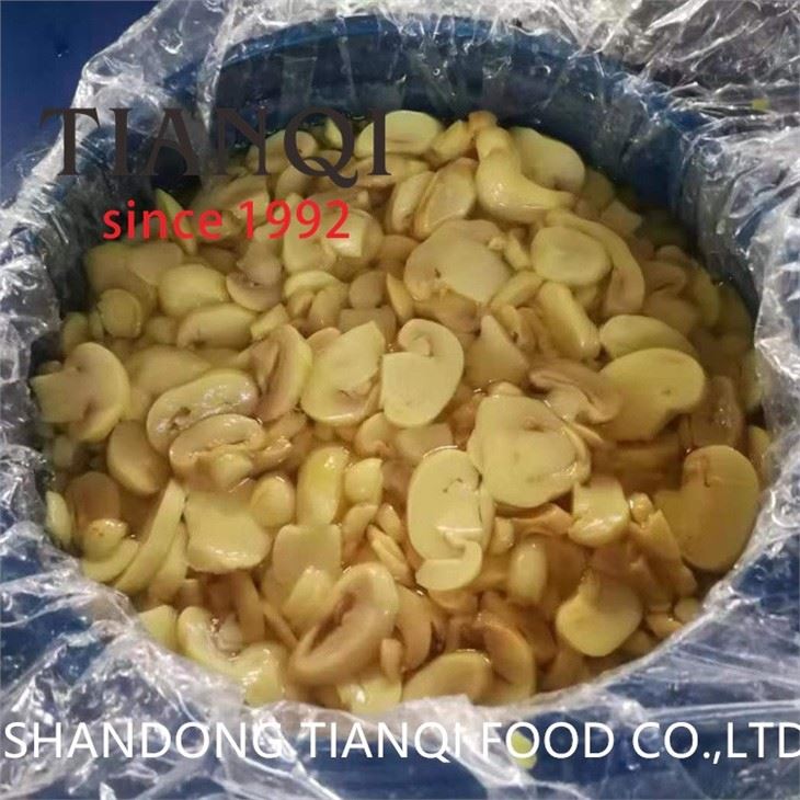 Djondjon Champignon antye sale nan tanbou plastik